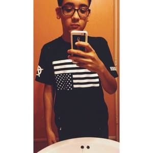 Meet your Posher, Moises